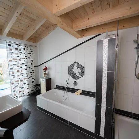 Sonnenhof カントリーハウス シュランベルク